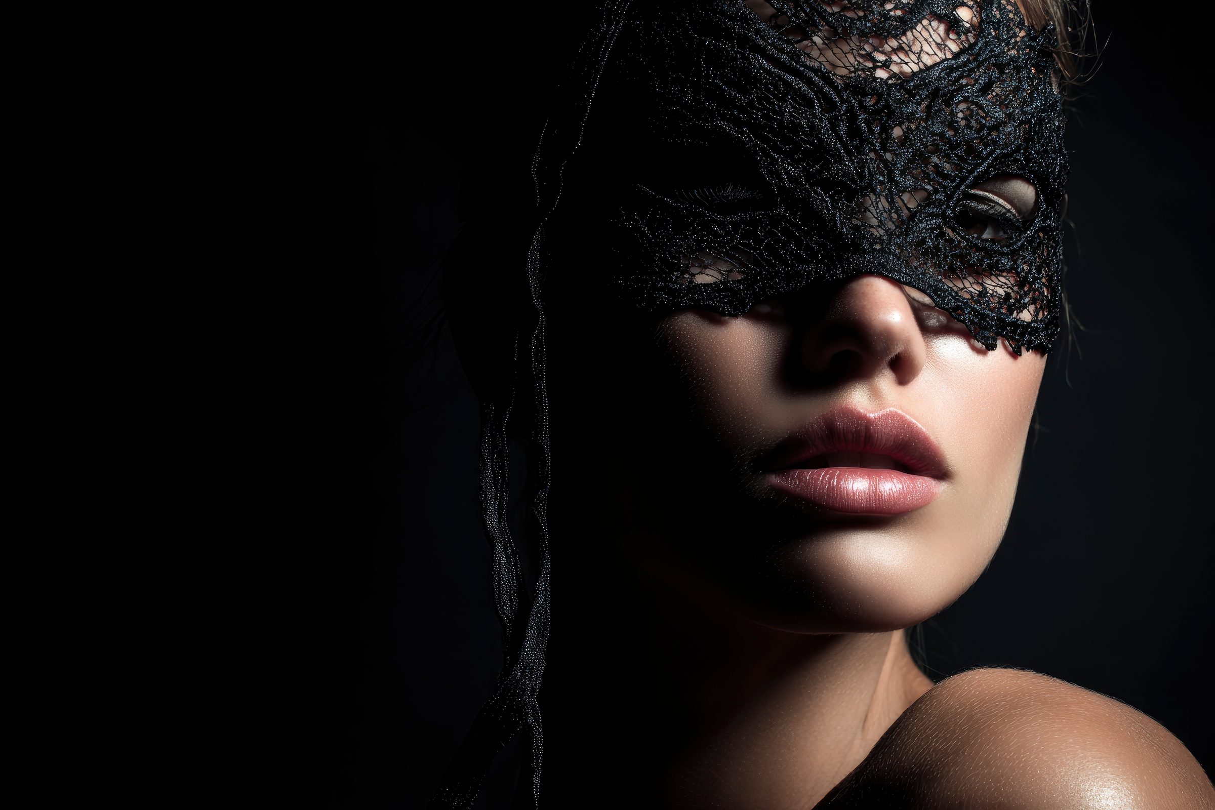 Masquerade Lace Set - Image 2